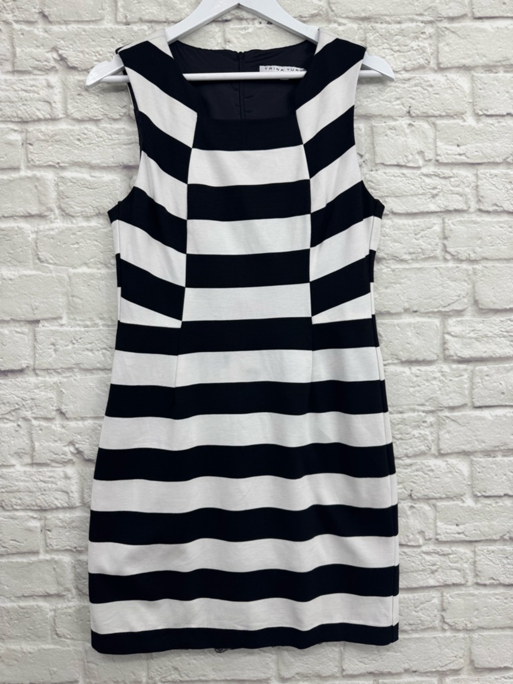 Trina Turk Striped Sheath Dress Size 12 Black White Sleeveless Square Neck - Picture 2 of 13